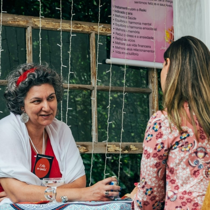 Atendimentos terapêuticos personalizados com abordagem integrativa: Baralho Lenormand, Oráculo, Jogo do Amor, Constelação Sistêmica, Florais de Bach, ThetaHealing e Cafeomancia. Cada sessão é conduzida com escuta sensível, profundo respeito e conexão espiritual, oferecendo clareza, equilíbrio emocional e expansão da consciência. Ideal para quem busca respostas, alívio de bloqueios, fortalecimento pessoal e reconexão com seu propósito. Atendimentos online e presenciais com sigilo, acolhimento e cuidado verdadeiro.