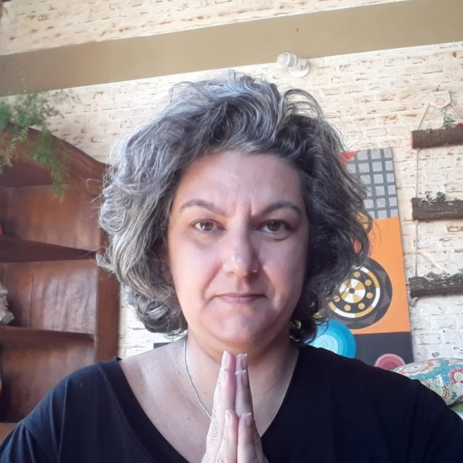 Atendimentos terapêuticos personalizados com abordagem integrativa: Baralho Lenormand, Oráculo, Jogo do Amor, Constelação Sistêmica, Florais de Bach, ThetaHealing e Cafeomancia. Cada sessão é conduzida com escuta sensível, profundo respeito e conexão espiritual, oferecendo clareza, equilíbrio emocional e expansão da consciência. Ideal para quem busca respostas, alívio de bloqueios, fortalecimento pessoal e reconexão com seu propósito. Atendimentos online e presenciais com sigilo, acolhimento e cuidado verdadeiro.