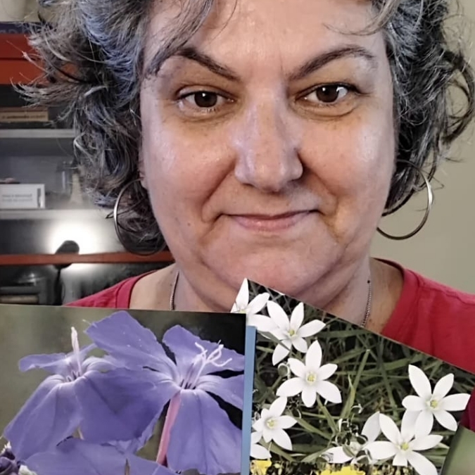 Atendimentos terapêuticos personalizados com abordagem integrativa: Baralho Lenormand, Oráculo, Jogo do Amor, Constelação Sistêmica, Florais de Bach, ThetaHealing e Cafeomancia. Cada sessão é conduzida com escuta sensível, profundo respeito e conexão espiritual, oferecendo clareza, equilíbrio emocional e expansão da consciência. Ideal para quem busca respostas, alívio de bloqueios, fortalecimento pessoal e reconexão com seu propósito. Atendimentos online e presenciais com sigilo, acolhimento e cuidado verdadeiro.